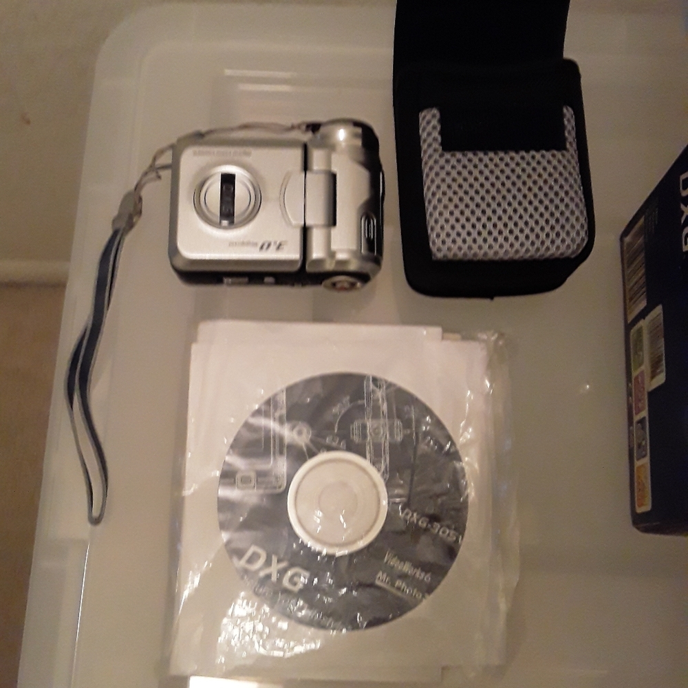 Digital Camera - Picture 4 of 5